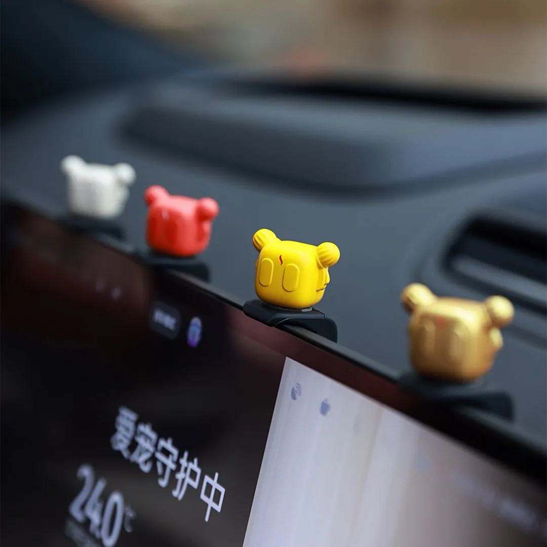 Colorful clip-on figures