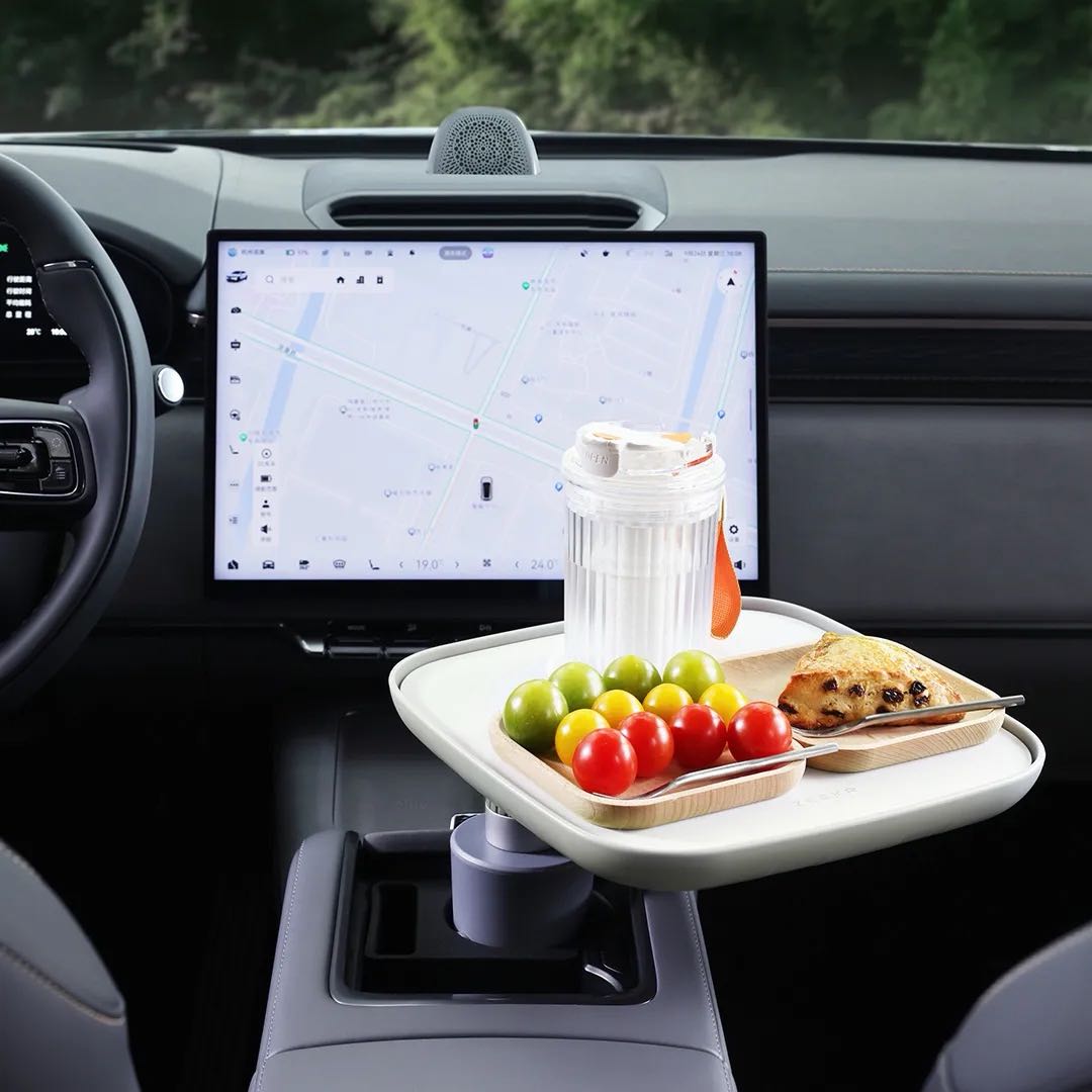Car tray table